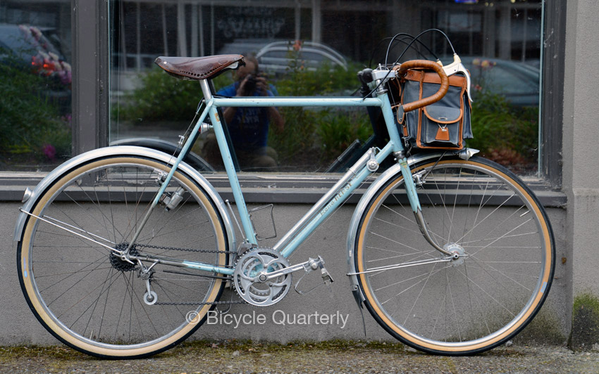 modern randonneur bike