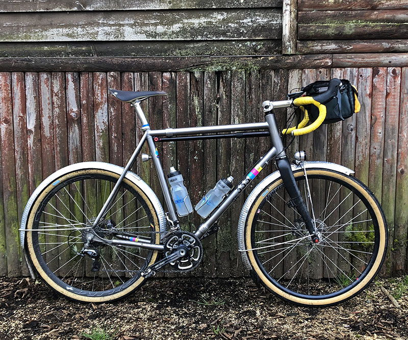 modern randonneur bike